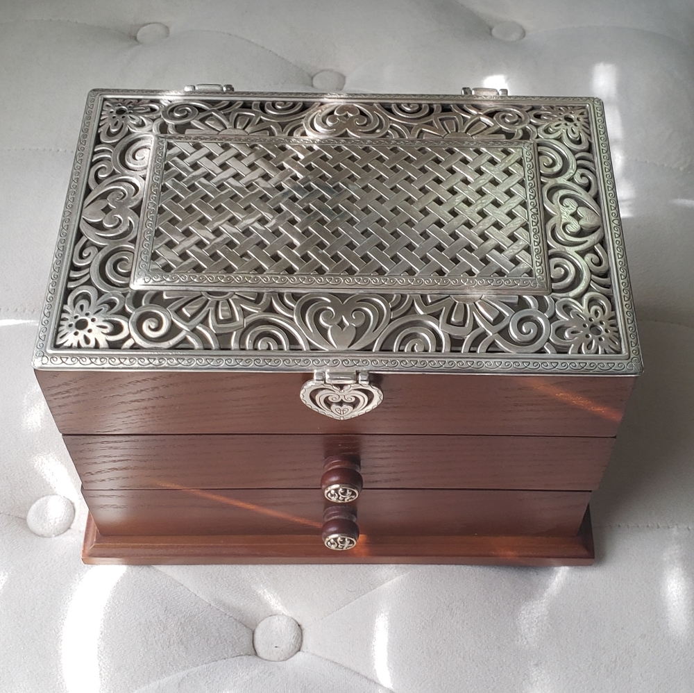 BRIGHTON JEWELRY BOX SILVER PLATED WOOD NECKLACE